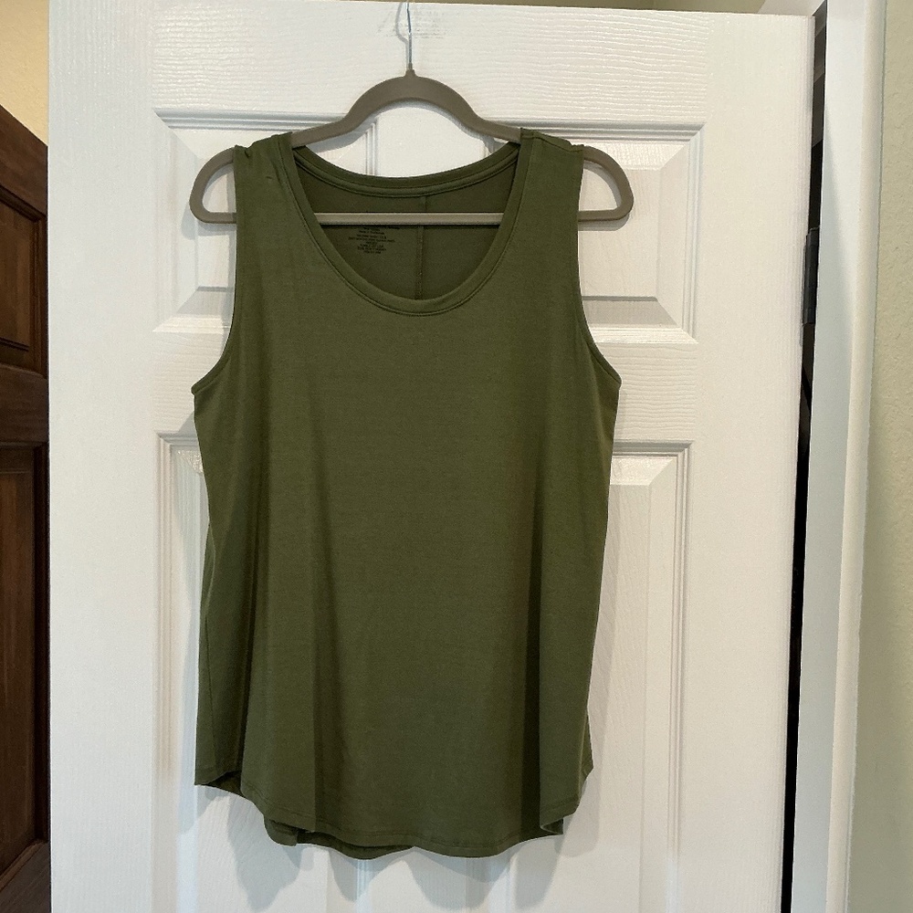 NWOT Woman’s Tank Olive Green L